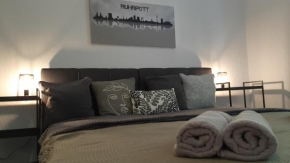 Gockel Homes 1 - Zentral mit Balkon & Netflix